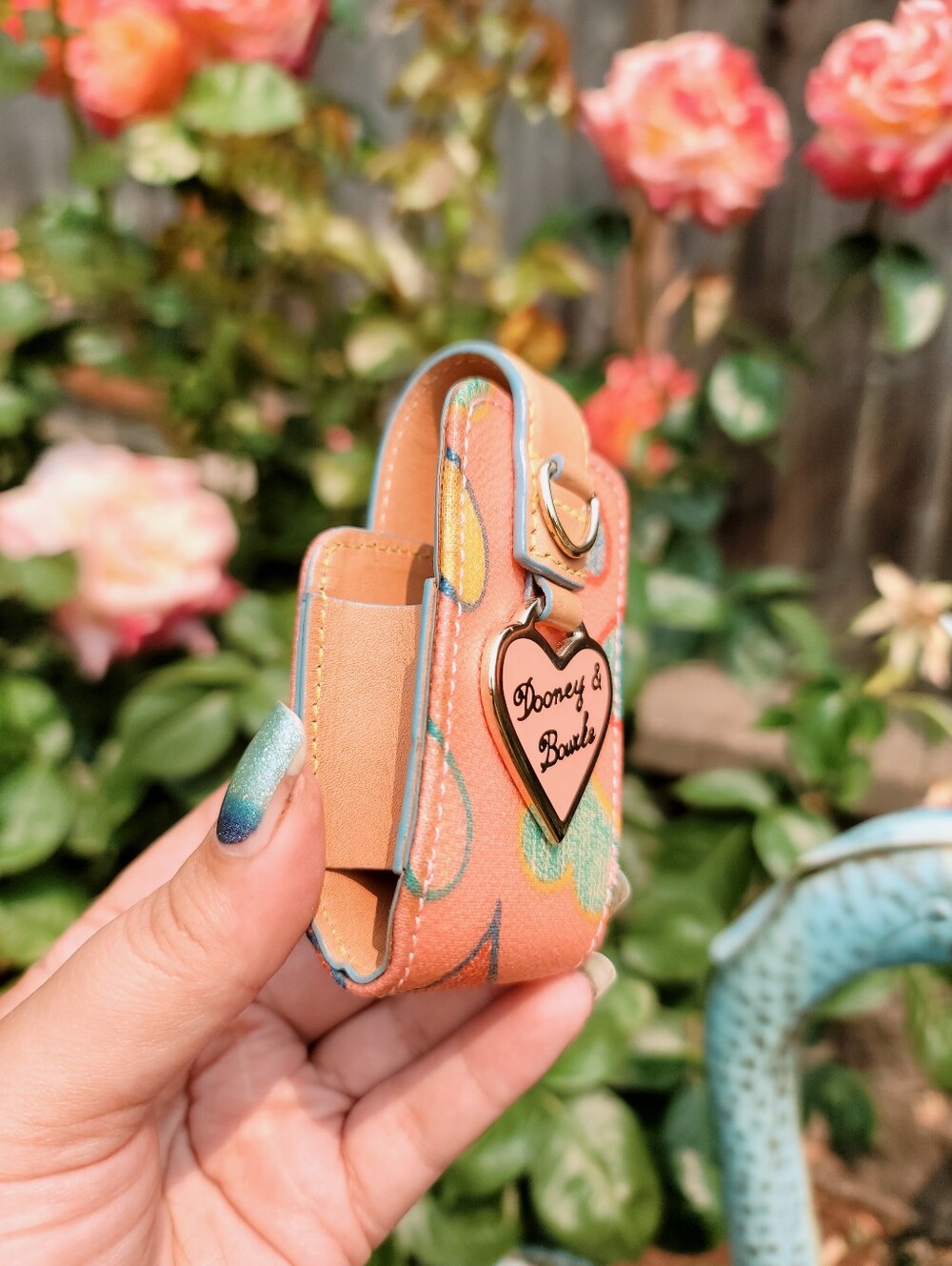 Dooney & Bourke Vintage Y2K Doodle Hearts Pink Rainbow Snap Case - Picture 6 of 11